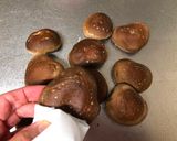 A picture of step 1 of Japanese Butter Garlic Mushroom.