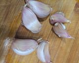Foto del paso 1 de la receta Butifarra en salsa de vino tinto y polvo de nueces