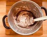 Foto del passaggio 5 della ricetta Vegan Macarons con aquafaba