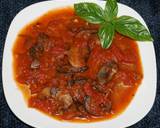 Foto del paso 2 de la receta Salsa de championes cremini con tomates. JON STYLE