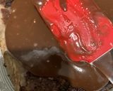 A picture of step 5 of Chocolate cake with chocolate base in microwave.