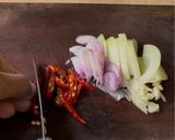 Foto langkah ke 1 dari resep Tumis daging bumbu kecap.