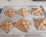 Foto del paso 5 de la receta: Pan de muerto de guayaba