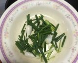 รูปขั้นตอนการทำที่ 2 ของ “ผัดอกไก่ใส่เห็ด”