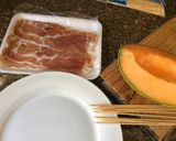Foto del paso 1 de la receta: Bocados frescos para las Fiestas: melón y prosciutto