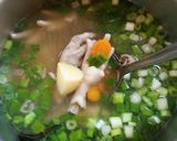 Foto langkah ke 5 dari resep Sup Ceker Bening Segerrr.