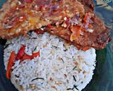Foto langkah ke 4 dari resep Nasi Jeruk Telur Penyet Sambal Bawang.