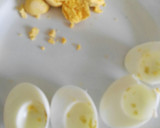 Foto del paso 4 de la receta: Huevos rellenos con pimientos
