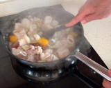 Foto del paso 4 de la receta: Pasta con calamares y alcachofas