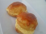 Donat karamel with vanilla custard