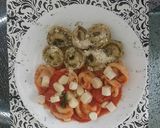 Foto del paso 4 de la receta: Tortelinis artesanal con carne en salsa napolitana y pesto