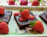 Brownie gyorsan kakaósan, eperrel 🍓🍫🍓 recept fázis 3 fotója