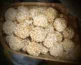 A picture of step 2 of Murmura jaggery laddus.