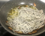 Foto del paso 4 de la receta: Gulas con yema y jamón