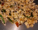 Foto langkah ke 2 dari resep Nasi Goreng Daun Kari.