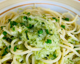 Foto del paso 6 de la receta: Espaguetis con salsa de calabacín y limón con aroma de menta