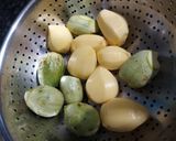 A picture of step 1 of Brinjal potato stuffed sabji.
