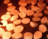 Foto del paso 2 de la receta: Pollo al verdeo con papas al horno