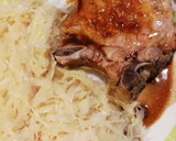 Foto del paso 6 de la receta: Costillitas de cerdo con salsa saborizada y chucrut especiado