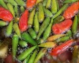 Foto langkah ke 3 dari resep Cumi goreng cabe rawit.