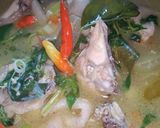 Foto langkah ke 4 dari resep Sup Kemangi Ayam Kampung.