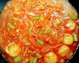 รูปขั้นตอนการทำที่ 1 ของ ราโบกี (มาม่าเกาหลีแบบง่ายๆ) RABOKKI KOREAN SWEET & SPICY RAMEN