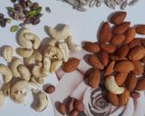 A picture of step 1 of Healthy Trail Mix With Roasted Sunflower Seeds.