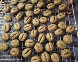 Foto langkah ke 3 dari resep Coffee Bean Cookies.