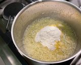 Une image de l'étape 2 de Sauce béchamel à ma façon au bouillon de gambas.