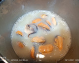 Foto del paso 2 de la receta: Filetes de gallineta con velouté de mejillones