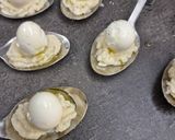 Une image de l'étape 4 de °Mousseline de topinambour et oeufs de caille°.