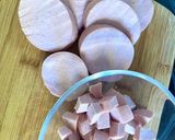 Une image de l'étape 2 de Salade de pâtes au bleu de chèvre, noix, pomme et cervelas.