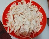Foto del paso 1 de la receta: Espaguetis con pollo y ensalada con croutones