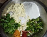 A picture of step 2 of Onion pakoda.