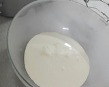 Foto del paso 4 de la receta: Vasitos de fresas con crema de queso
