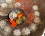 Foto langkah ke 6 dari resep Mushroom Ball Soup.