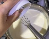 Foto langkah ke 4 dari resep Strawberry pannacotta.