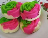 Foto langkah ke 8 dari resep 17. Bolu Kukus Mawar.