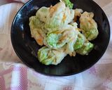 Foto del passaggio 5 della ricetta Fiori di zucca in tempura