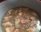 A picture of step 1 of Chicken, gravy and rice noodles.
