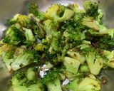A picture of step 2 of Broccoli Pasta in Red Sauce.