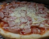 Foto langkah ke 8 dari resep Pizza enak bahan sederhana.