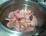 Foto del paso 1 de la receta: Alas de pollo con ajo en salsa de vegetales