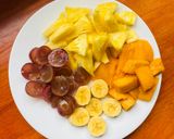 Hình bước làm 1 của món Detox Xoài - Dứa - Nho -Chuối