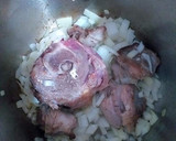 Foto del paso 3 de la receta: Cuello de cordero con pollo y champiñones