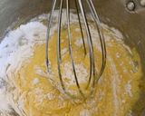 Foto langkah ke 6 dari resep Bomboloni Custard / Donat Isi Custard Mudah.