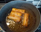 A picture of step 3 of Banana Spring Rolls (Chả giò chuối).