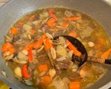 Foto langkah ke 5 dari resep Sop Iga Sapi Kuah Asam Kecombrang.