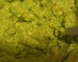 Foto del paso 1 de la receta: Tostas de aguacate con Philadelphia