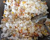 Foto langkah ke 4 dari resep Nasi Goreng Hongkong.
